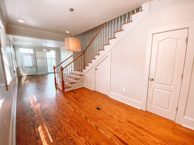 Photo - 6050 Laurel St Unit B