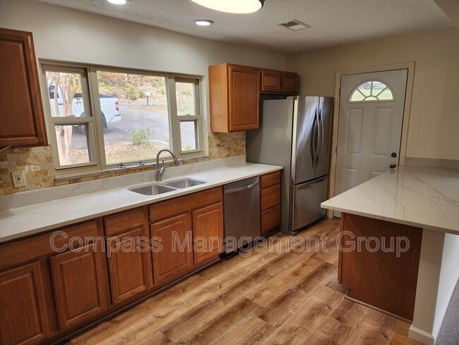 Photo - 5802 Tazewell Pike