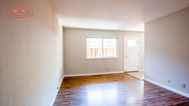 Photo - 5160 Westdale Dr Unit #2