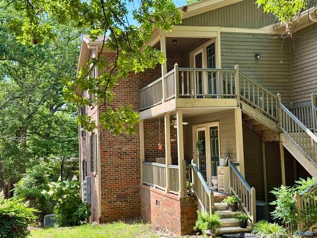 Photo - 2080 Woodlawn Dr SW Unit 0
