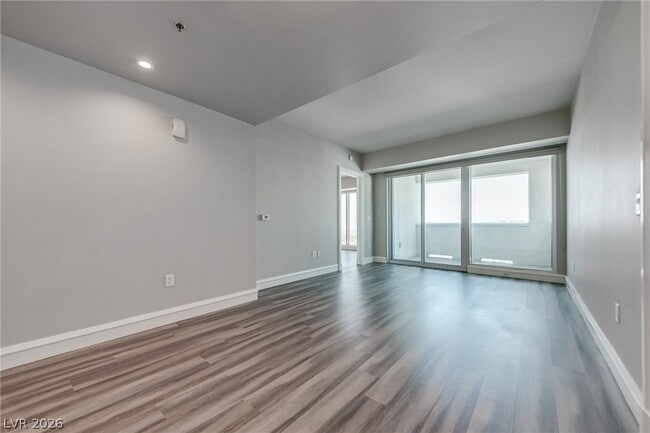 Building Photo - 2700 S Las Vegas Blvd Unit 3706