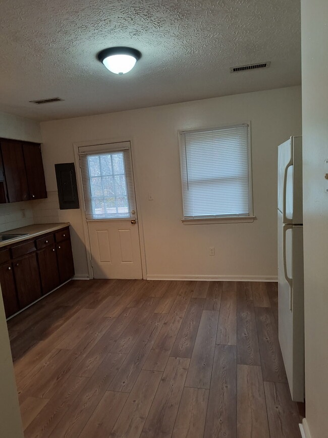 19605 Leesville Rd Unit B