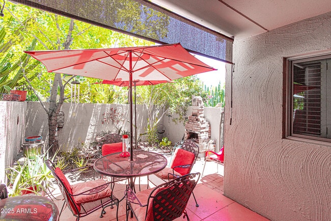 Building Photo - 4201 E Camelback Rd Unit 51