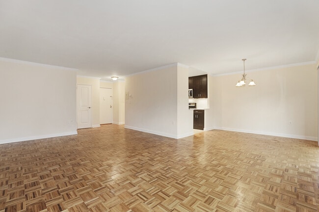 Hamilton Court Apartments