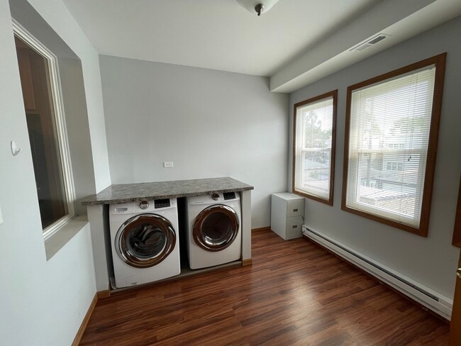 Photo - 2259 W Giddings St Unit 2