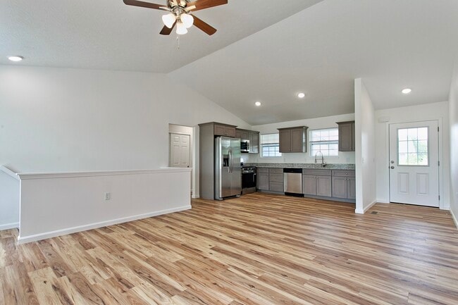 128 Kelly Dr