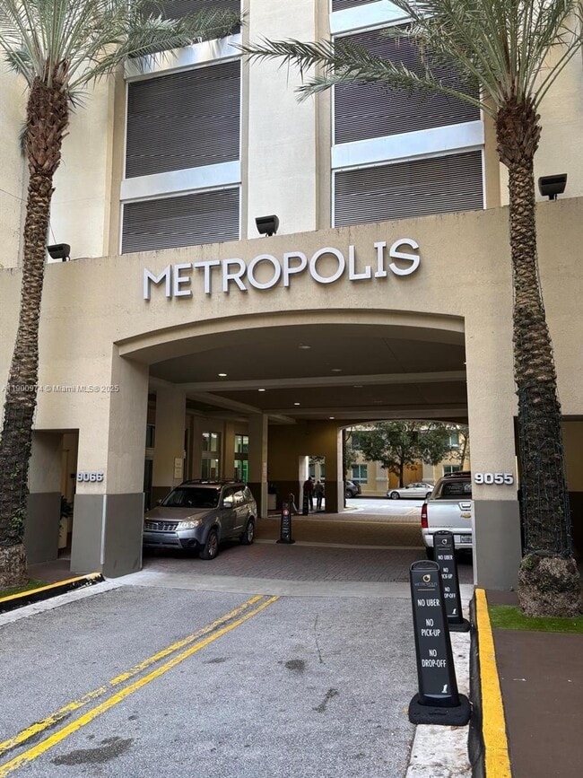 Building Photo - 9055 SW 73rd Ct Unit 1806