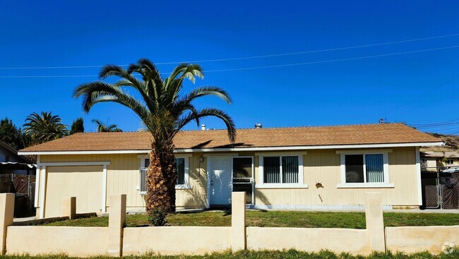 Building Photo - Rural Single Story 3BD, 2BA Lake Elsinore ... Rental