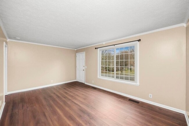 Photo - 703 Lucien Dr