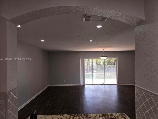 Photo - 6132 Southard St