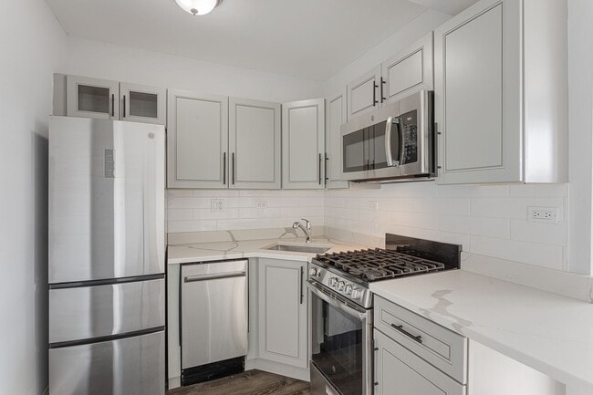Photo - 1517 W Sherwin Ave Unit 203