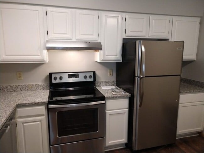 Photo - 4 Bedroom Apartment in Central MHK - Near Aggieville!