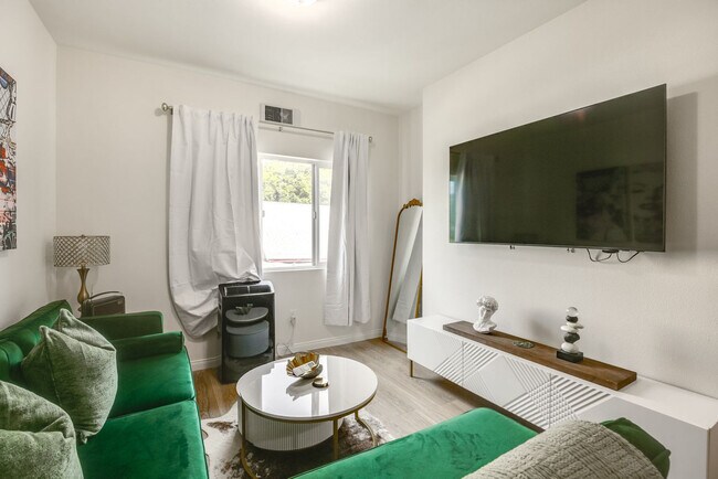 2658-72 Broadway-SI ID1546258P