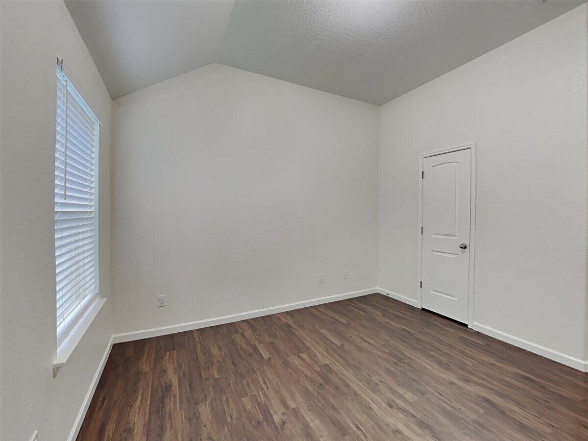 Photo - 232 Country Crossing Cir