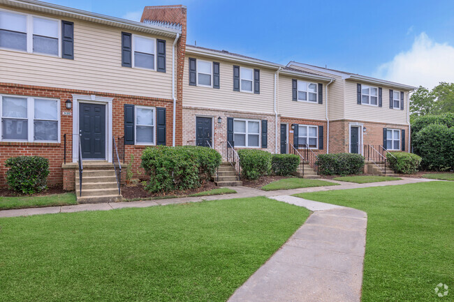 Building Photo - Green Lakes Rental