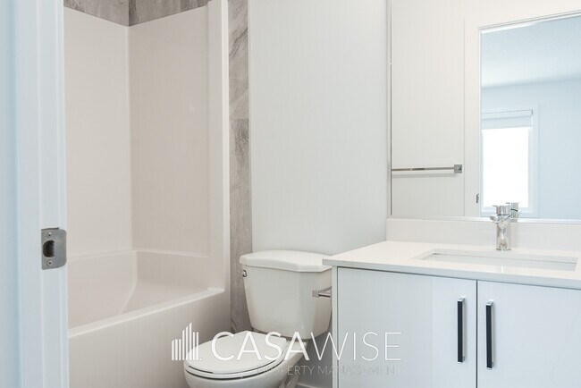 Photo - 6508g-65175 175 Ave NW