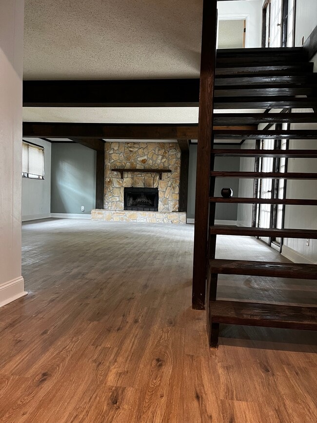 Photo - 6650 Zeigler Blvd