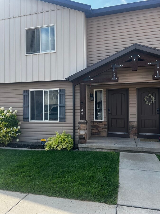 Photo - 184 E 500 N Townhome