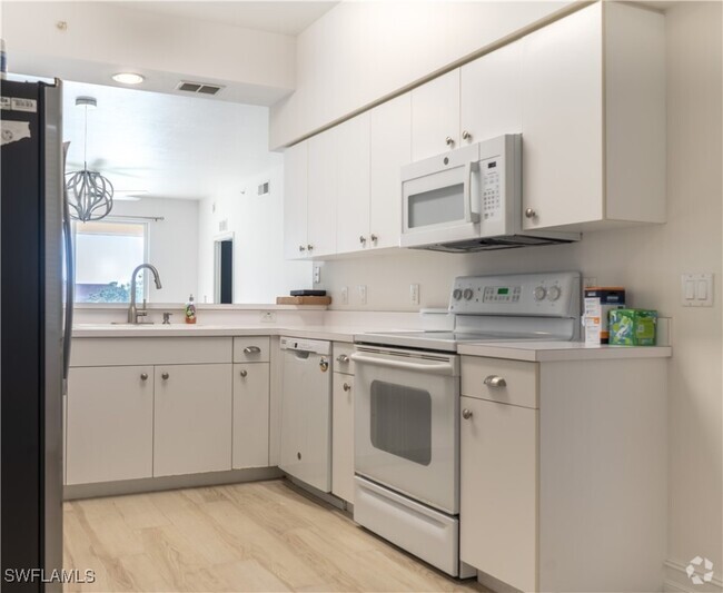 Building Photo - 2700 Cypress Trace Cir Unit 3126 Rental