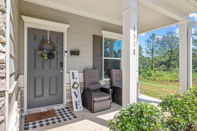 Photo - 1518 Valley Brook Dr SW