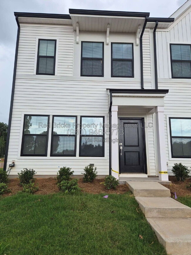 Building Photo - 6510 Harlech St