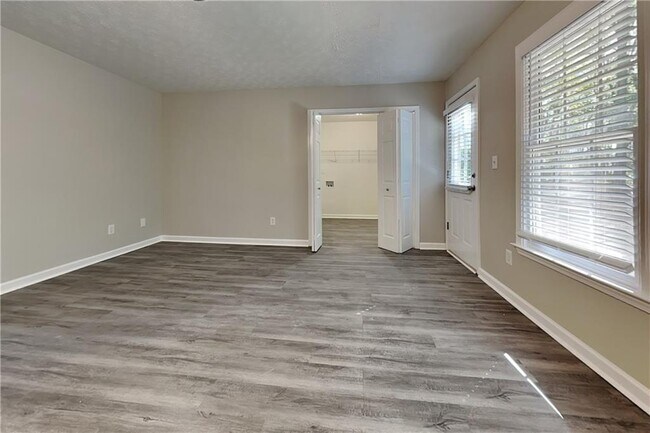 Photo - 204 Leighs Grove Ct