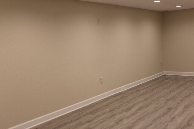 Family room - N72W15542 Good Hope Rd