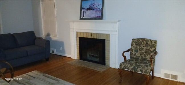 Photo - 183 Thorncliffe Dr