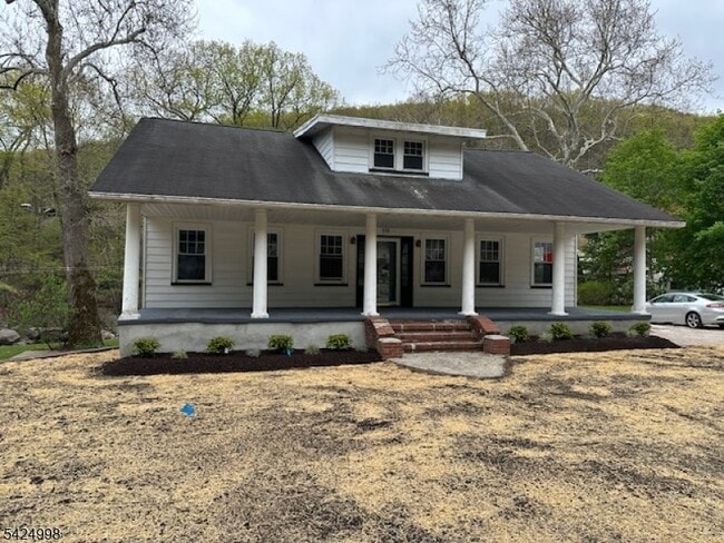 Building Photo - 515 Hamburg Turnpike Unit 2