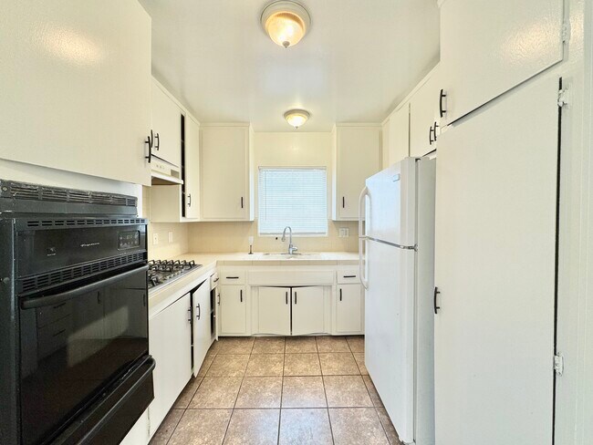 Photo - 214 E Hazel St Apartment Unit 2A