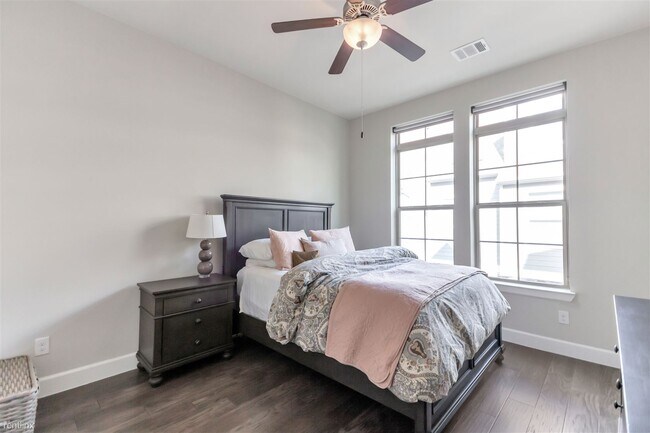 Photo - 2 br, 2.5 bath House - 1044 Manacor Lane