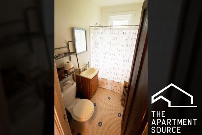 Photo - 4208 N Clark St Unit 2