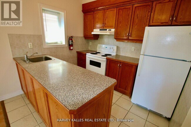 Photo - 775 Ossington Ave