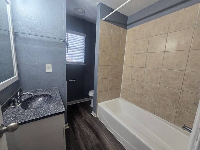 Photo - 2311 71st St Unidad 116