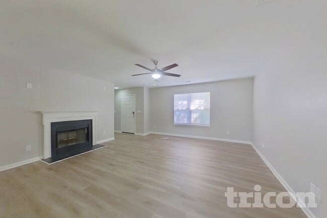 Photo - 1131 Delander Ln