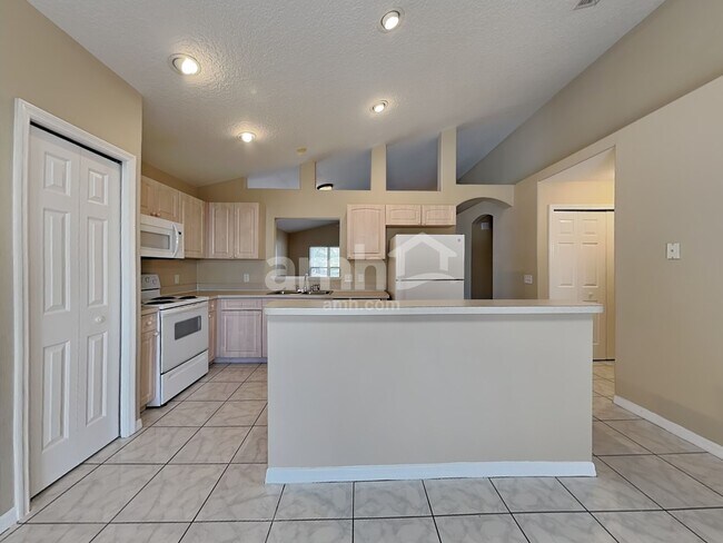 Photo - 959 Mayfair St