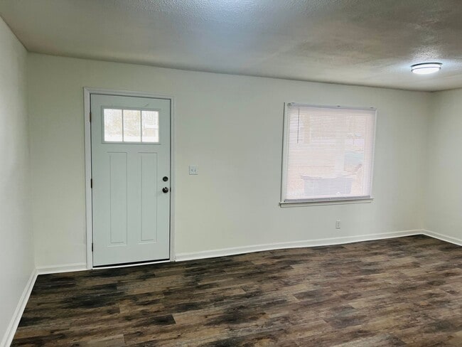 Photo - 2/1 Ready For Move In!