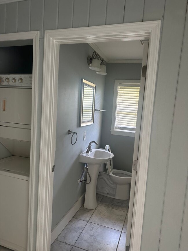 Photo - 301 Montgomery St