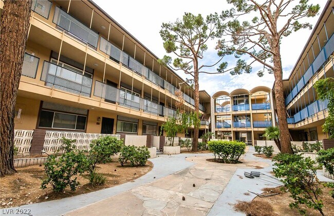 Photo - 356 E Desert Inn Rd Unit 324