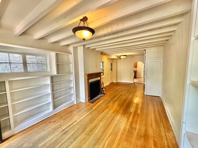 Photo - Glamorous Georgetown 2 Bedroom Historic Row Home with Patio