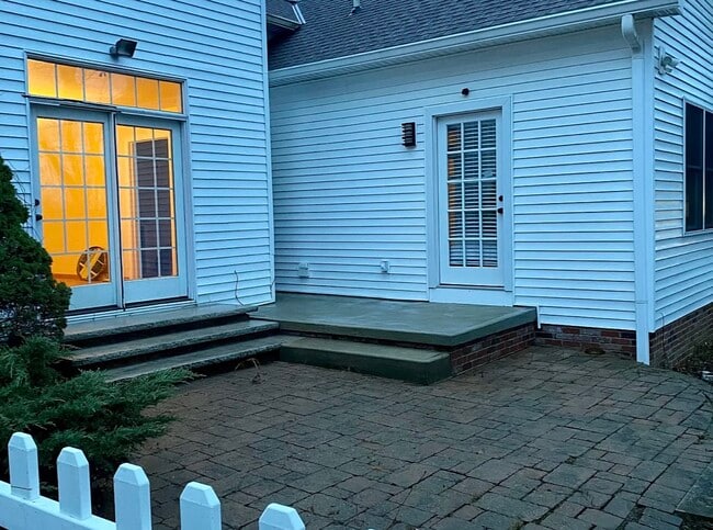 Photo - 22325 Fairmount Blvd