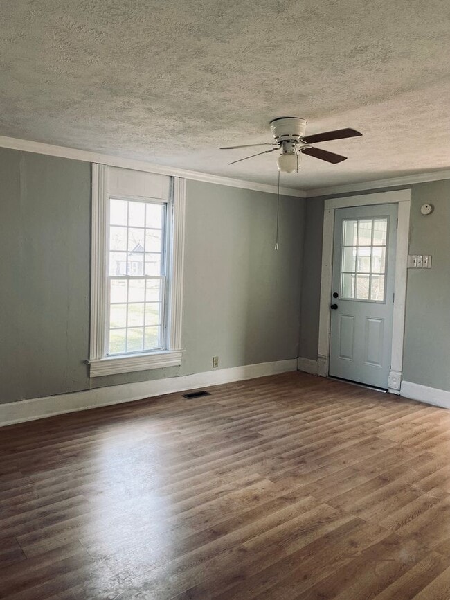 Photo - 3 Bedroom and 1 bath