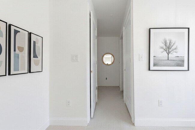 Photo - 1035 Commonwealth Ave Unidad 209