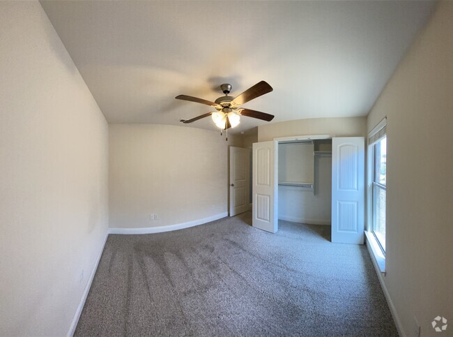 Building Photo - 1104 Lasso Rental