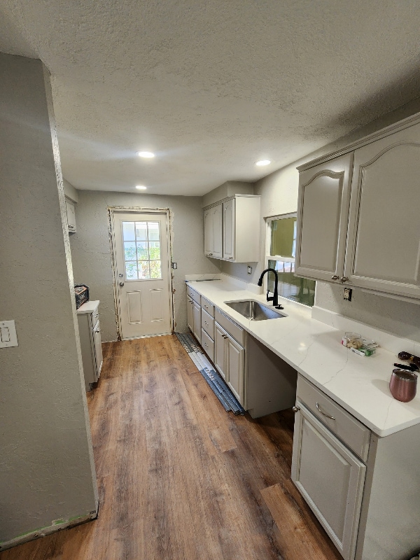 Photo - 1835 Joyce St