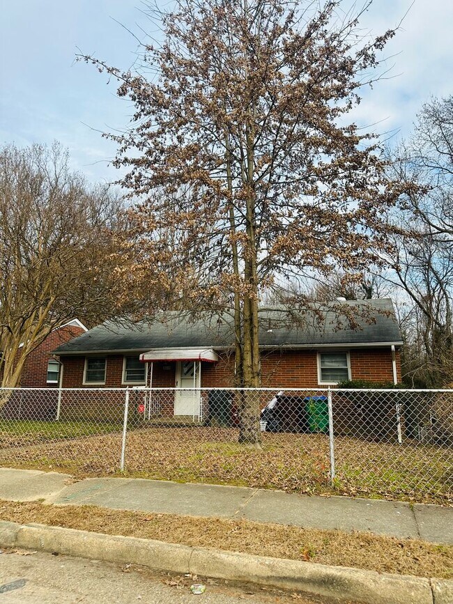 3 bedroom house in Fulton Hill! Laundry, C... Rental House Rental in Richmond, VA