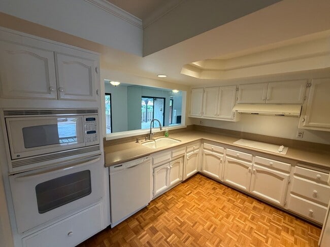 4569 Foxenwood Ln