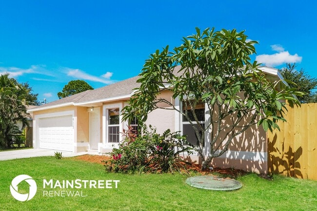 Photo - 615 NW North Macedo Blvd