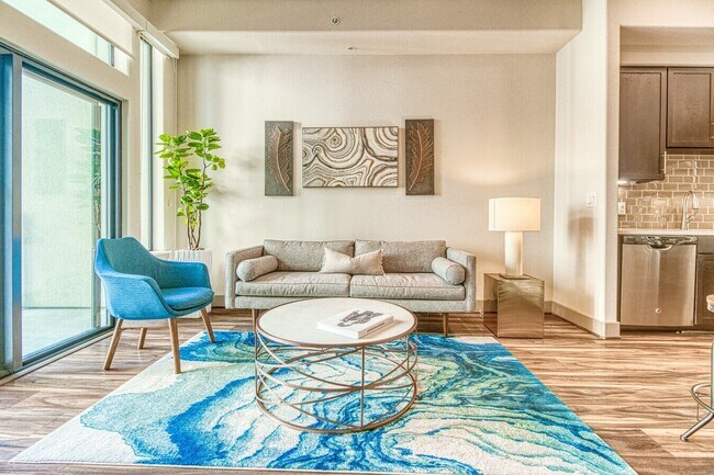 Photo - Modern Living in Houston’s Heart Unidad SAMN1