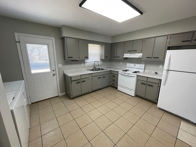 Building Photo - 3351-3353 Woodmar Ct. Unit 3353 Woodmar Ct.